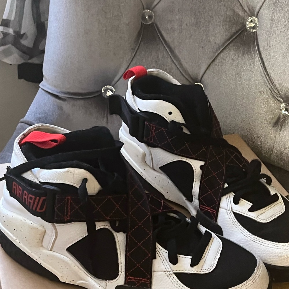 Men’s Nikes  size 9 1/2 lightly worn